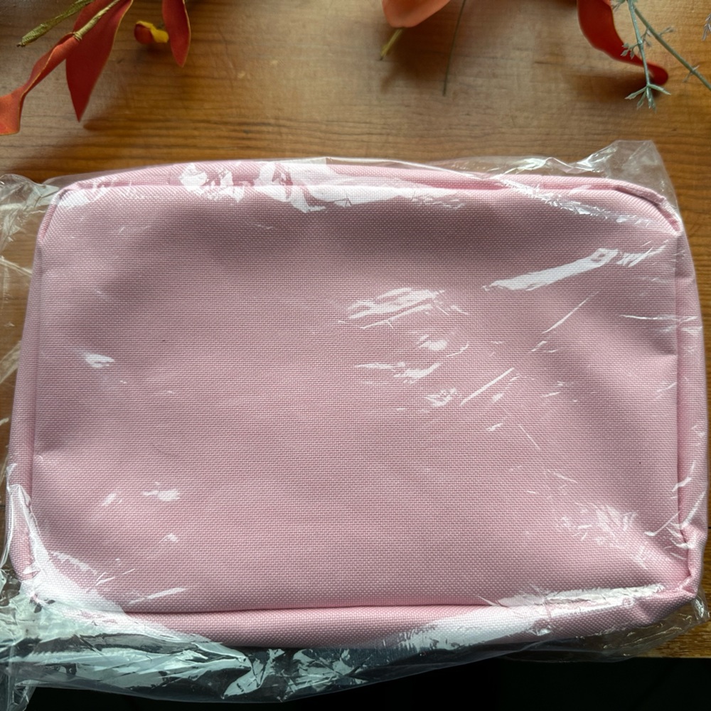 NARWEY Hanging Toiletry Bag w/ Travel Containers Set. Pink. Never Used.